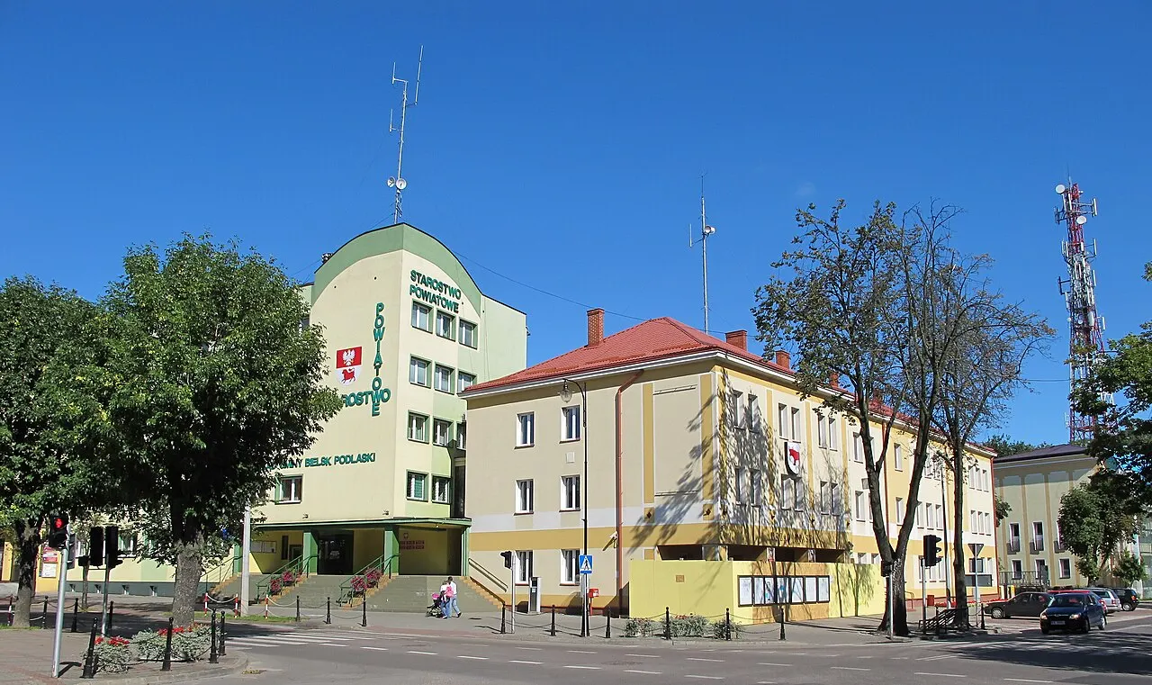 Urząd Miejski przy ulicy Kopernika 1 oraz Starostwo powiatowe w Bielsku Podlaskim