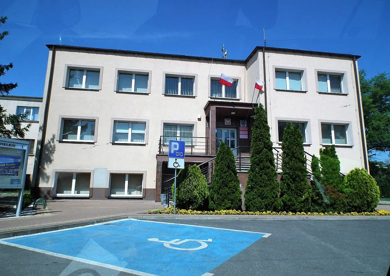 Godziesze Wielkie. Siedziba Gminy.