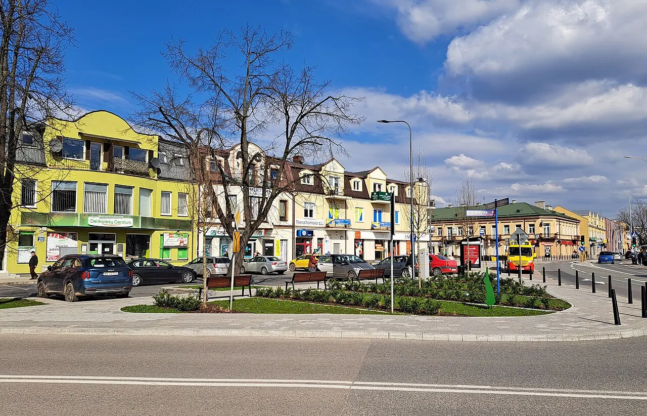 Grodzisk Maz., plac Zygmunta Starego, po prawej plac Wolności i ul. H.Śienkiewicza