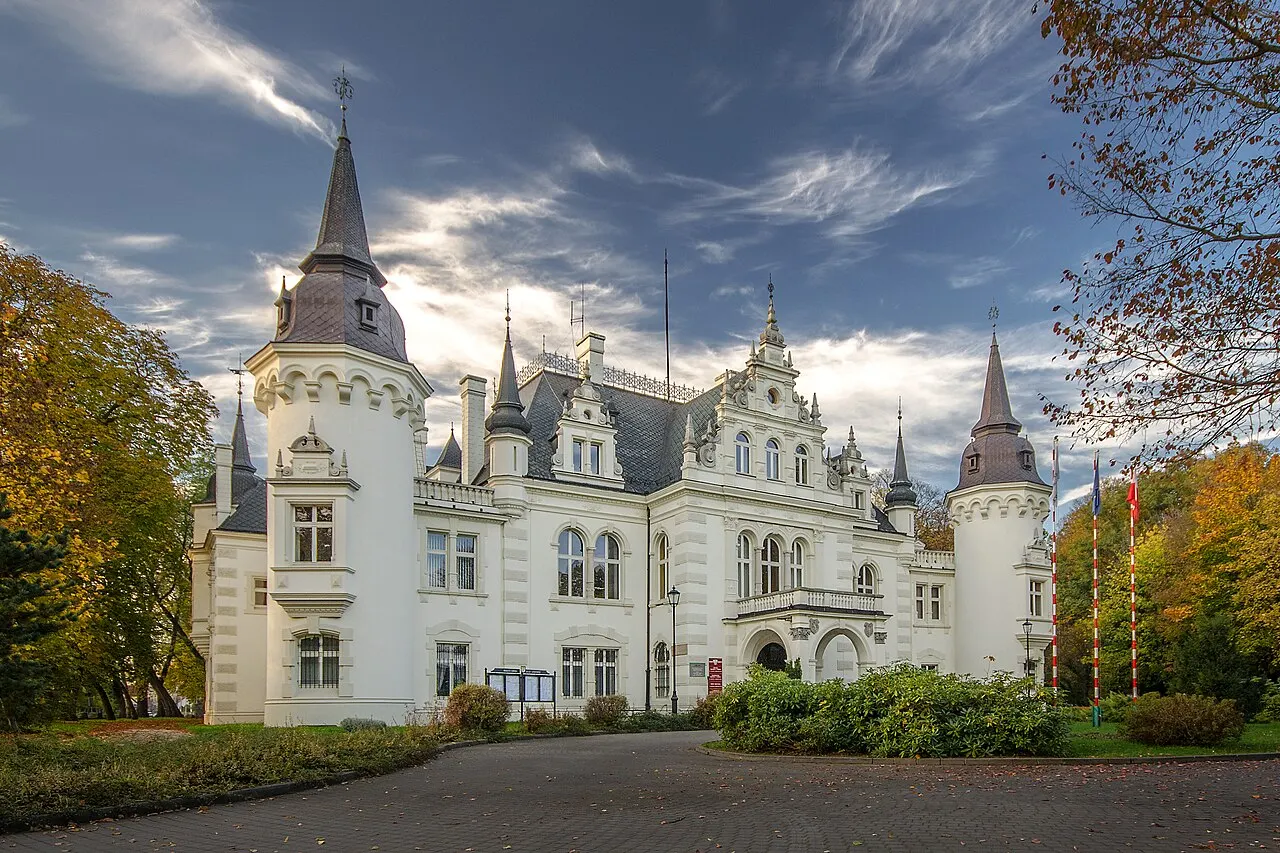 Jelcz-Laskowice, Pałac Sauermów, ob. UMiG, 1886