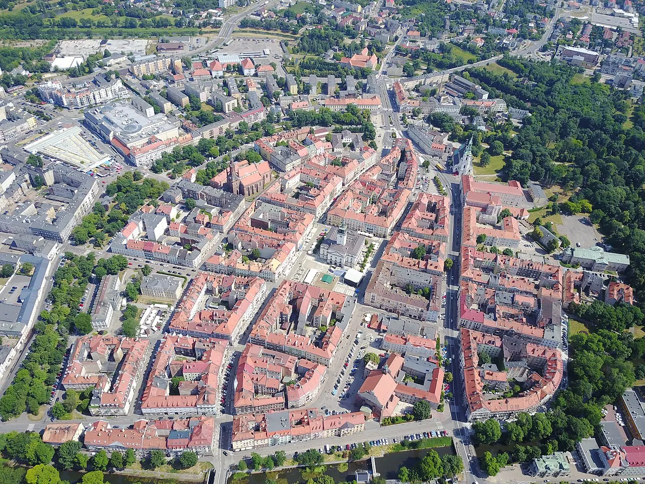 Widok centrum Kalisza z powietrza.