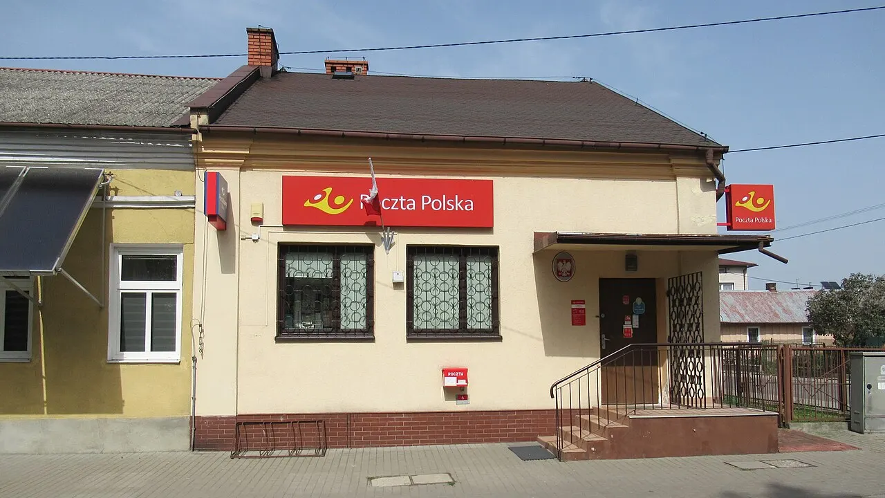 Kamionka (pow. lubartowski, woj. lubelskie, Polska). Urząd Pocztowy w rynku.