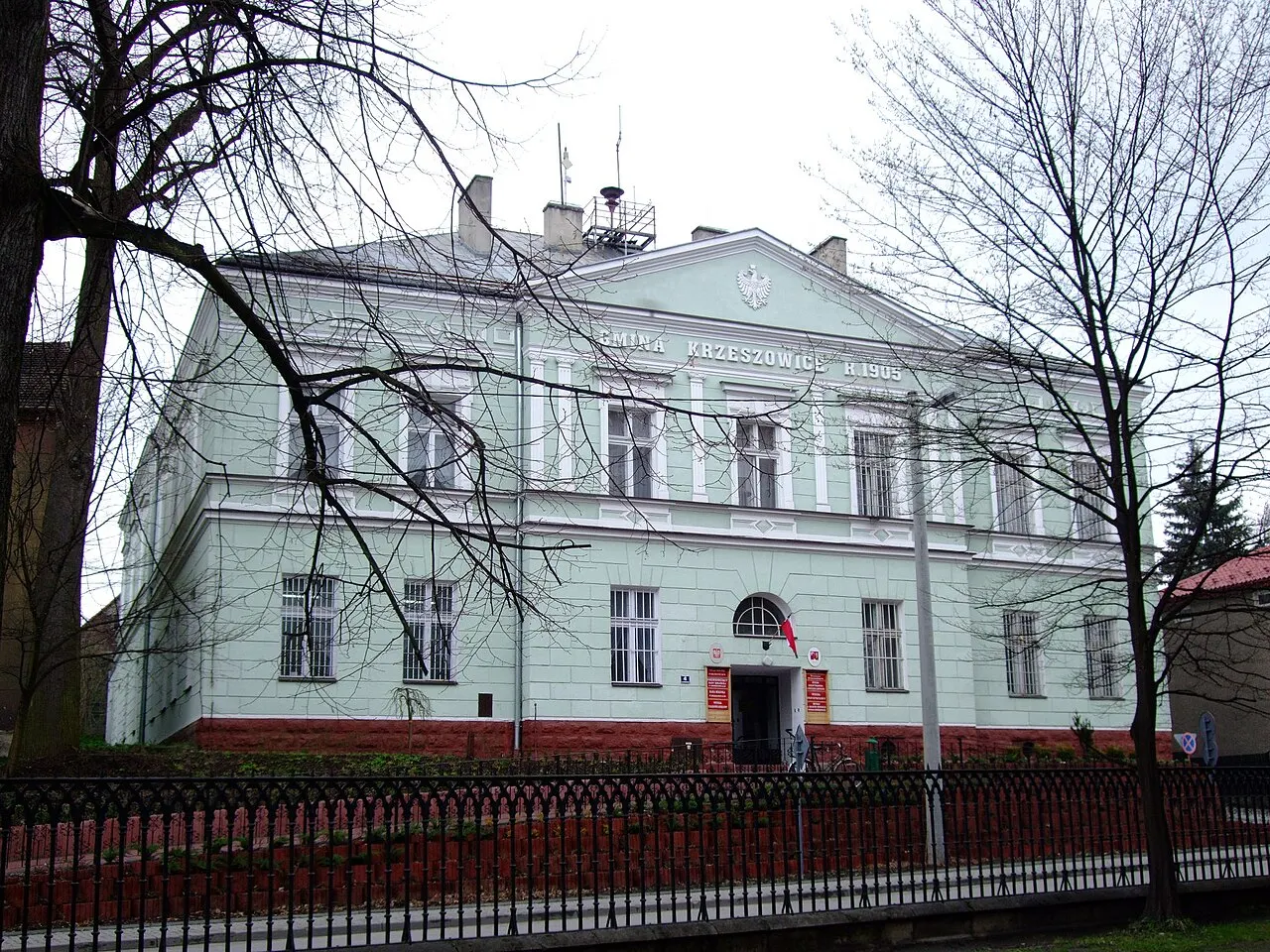 Urząd Miejski w Krzeszowicach, ul.Grunwaldzka 4.