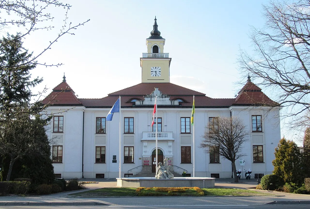 Ostrów Mazowiecka (woj. mazowieckie, Polska). Ratusz.