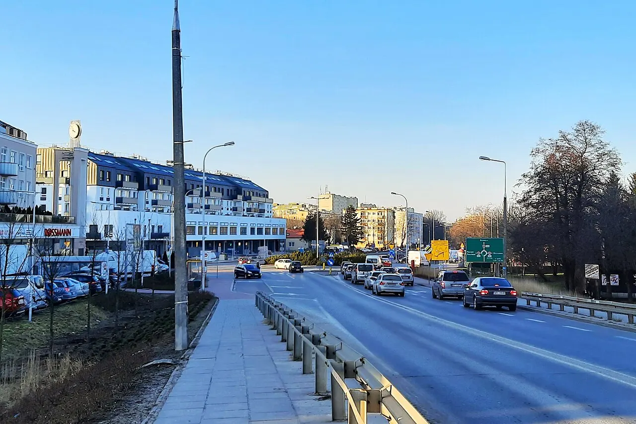Centrum Piastowa, widok z wiaduktu nad linią kolejową