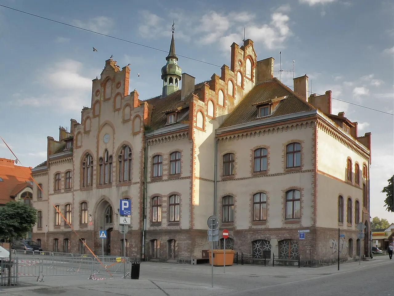 Polska, Pisz - Plac Daszyńskiego 7 (Rynek) - Ratusz