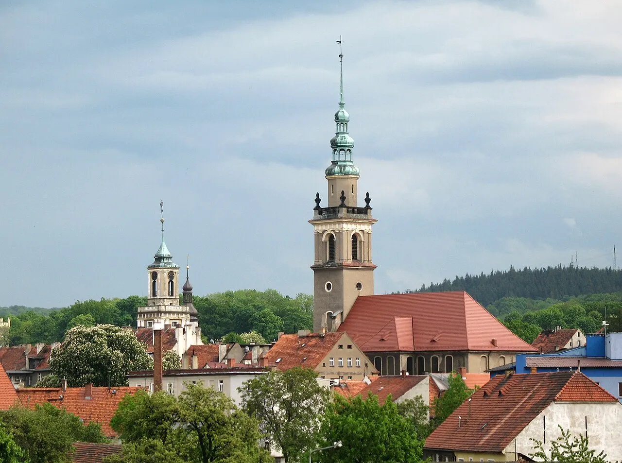 Zdjęcie Ratusza i Kościoła Św. Piotra i Pawła w Świebodzicach (zabytek nr A/1828/1687 z dn. 12.05.1966)