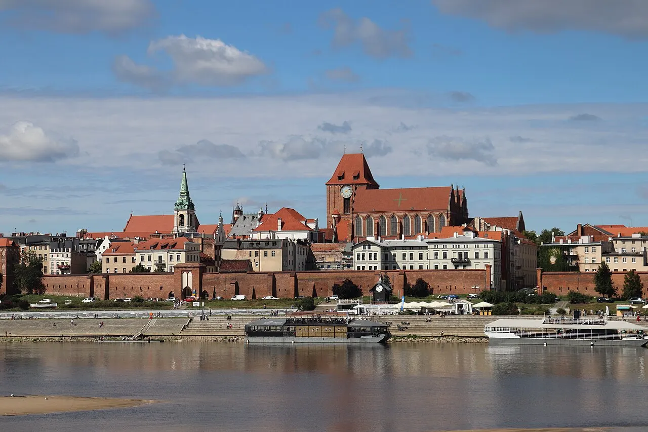 Toruń - panorama z tarasu widokowego na Kępie Bazarowej