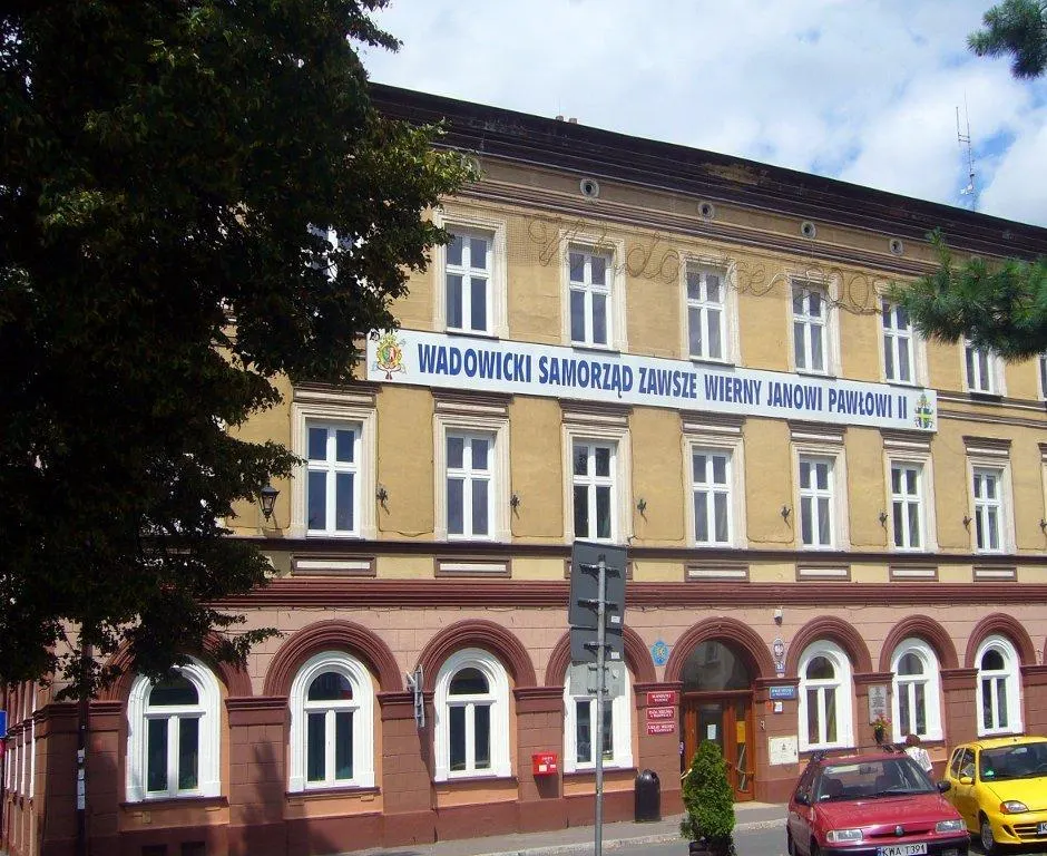 Budynek Urzędu Miasta w lipcu 2009.