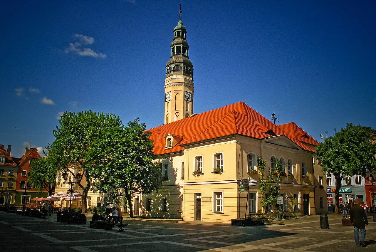 ratusz wczesnym wieczorem